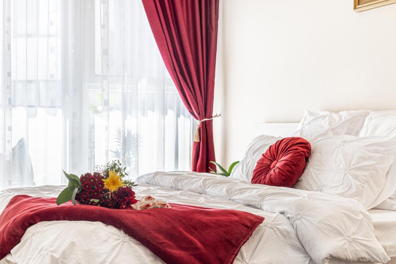 Ari - Ared Luxurious Apartments With Balcony & Free Parking Arad Esterno foto