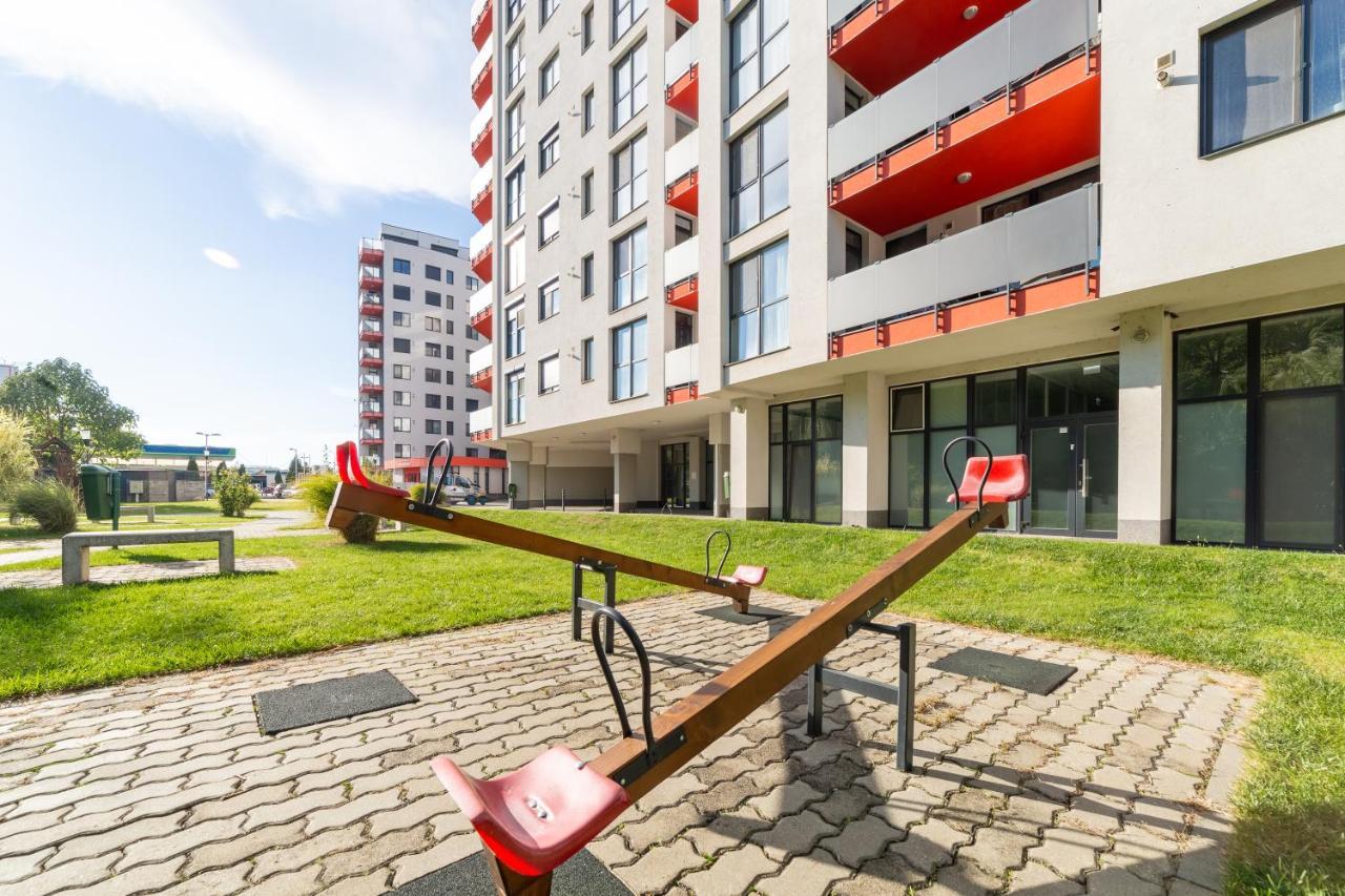 Ari Red Apartment In Complexul Ared Kaufland Arad Esterno foto