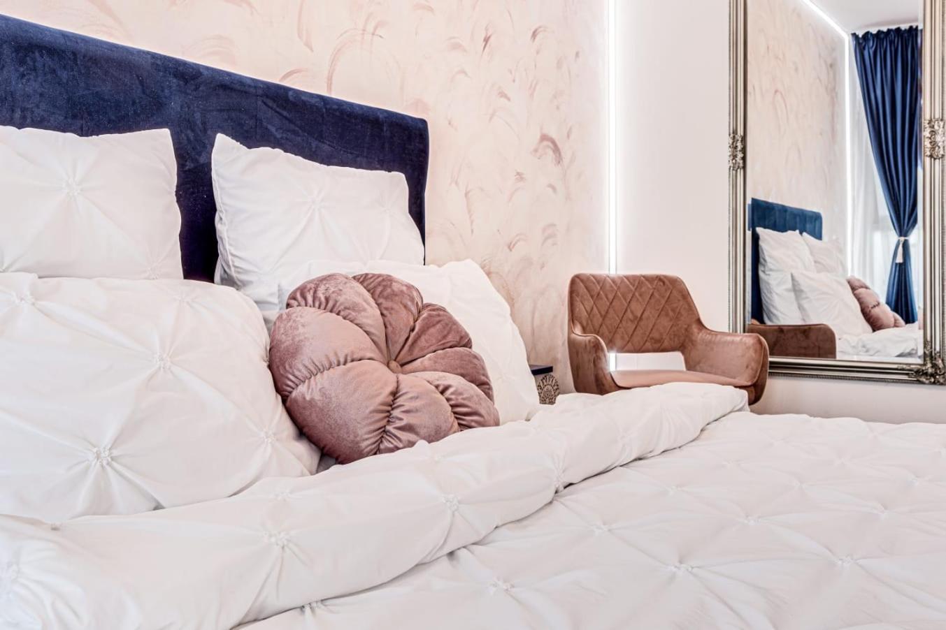 Ari - Ared Luxurious Apartments With Balcony & Free Parking Arad Esterno foto